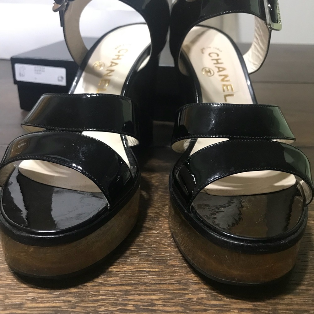 🛑SOLD🛑 Chanel Runway Lucite Platform Heels, 37 - Picture 6 of 8